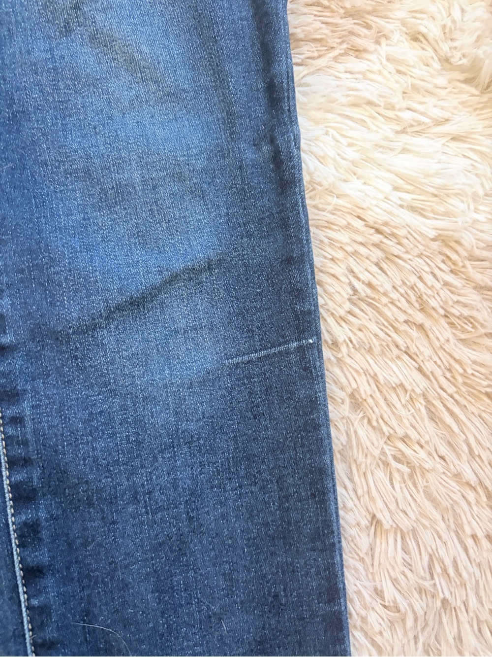 Guess Jeans - Picture 2 of 5